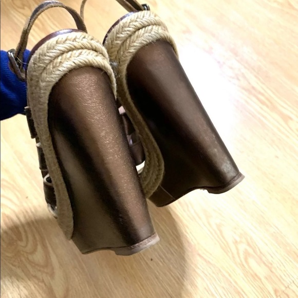 SOLD! THERES MORE STAY TUNE! Christian louboutin - Picture 4 of 7